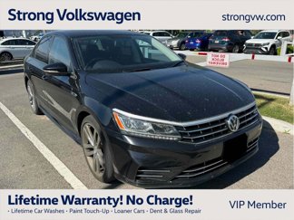 Used 2018 Volkswagen Passat 2.0T R-Line w/ R-Line Lighting Package image 1