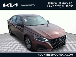 Used 2024 Nissan Altima 2.5 SV image 1