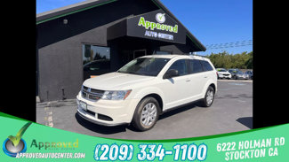 Used 2019 Dodge Journey SE image 1