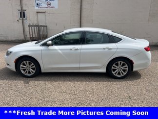 Used 2015 Chrysler 200 Limited image 1