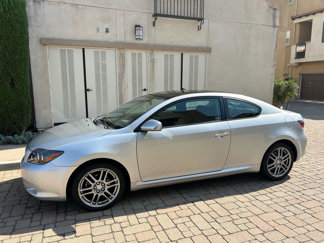 Used 2009 Scion tC image 1