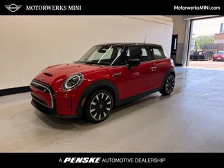 Used 2024 MINI Cooper SE image 1
