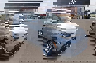 New 2025 Kia Soul LX image 1