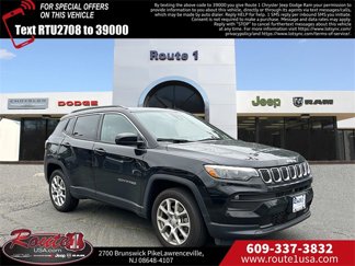 Used 2024 Jeep Compass Latitude w/ Sun and Sound Group image 1