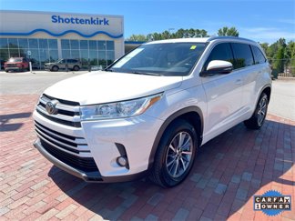 Used 2017 Toyota Highlander XLE image 1
