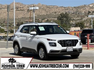 Used 2020 Hyundai Venue SEL image 1