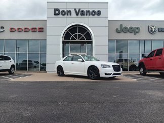 Used 2021 Chrysler 300 Touring L image 1