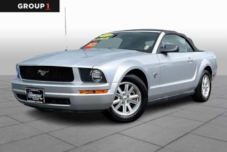 Used 2009 Ford Mustang Convertible image 1