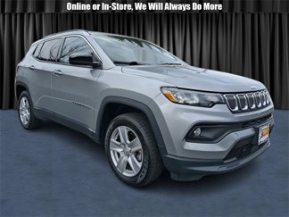 Used 2022 Jeep Compass Latitude image 1