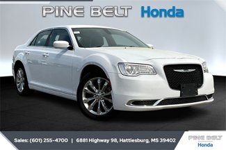 Used 2022 Chrysler 300 Touring image 1