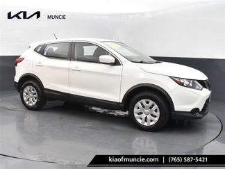 Used 2019 Nissan Rogue Sport S image 1