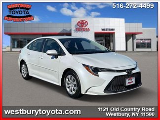 Certified 2022 Toyota Corolla LE image 1