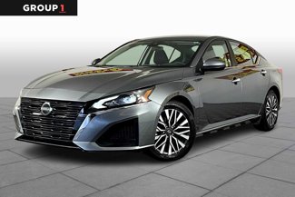 Used 2023 Nissan Altima 2.5 SV image 1