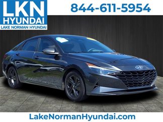 Certified 2022 Hyundai Elantra SEL image 1