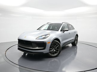 Certified 2025 Porsche Macan Turbo image 1