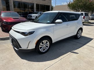 Certified 2023 Kia Soul LX image 1