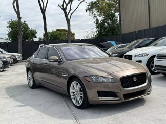 Used 2016 Jaguar XF Prestige image 1