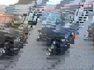 Used 2017 Jeep Renegade Latitude image 1