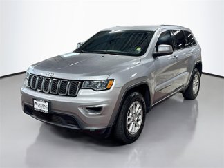 Used 2019 Jeep Grand Cherokee Laredo image 1