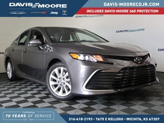 Used 2023 Toyota Camry LE image 1
