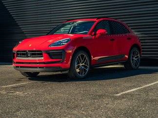 Certified 2025 Porsche Macan image 1