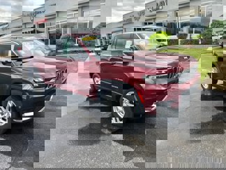 Used 2023 Jeep Grand Cherokee L Laredo image 1