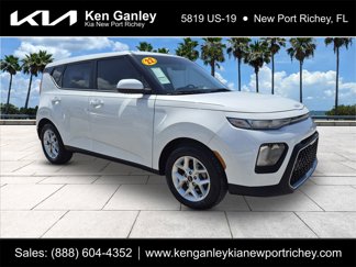 Certified 2022 Kia Soul S image 1