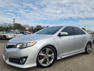 Used 2013 Toyota Camry SE image 1