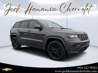 Used 2017 Jeep Grand Cherokee Altitude image 1