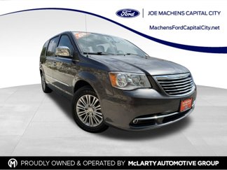 Used 2016 Chrysler Town & Country Touring-L w/ Driver Convenience Group image 1