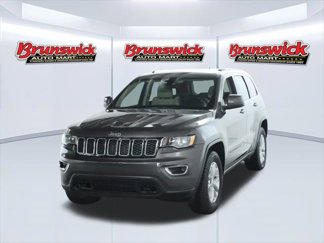 Certified 2021 Jeep Grand Cherokee Laredo image 1