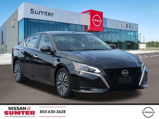 Used 2023 Nissan Altima 2.5 SV w/ SV Premium Package image 1