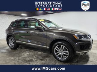 Used 2016 Volkswagen Touareg Sport image 1
