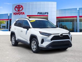Used 2021 Toyota RAV4 LE video 1