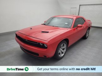 Used 2019 Dodge Challenger SXT image 1