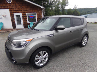 Used 2016 Kia Soul + image 1