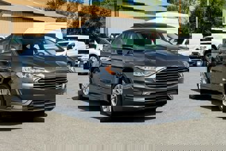 Used 2019 Ford Fusion SE image 1