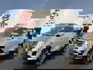 Used 2017 Cadillac XT5 Luxury w/ Driver Awareness Package image 1