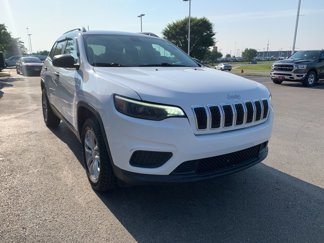Used 2019 Jeep Cherokee Sport image 1