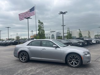 Used 2018 Chrysler 300 S image 1