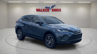 Used 2023 Toyota Venza LE image 1