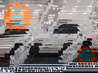 Used 2021 Jeep Grand Cherokee Laredo X image 1