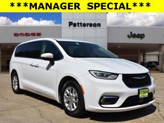 Used 2023 Chrysler Pacifica Touring-L image 1