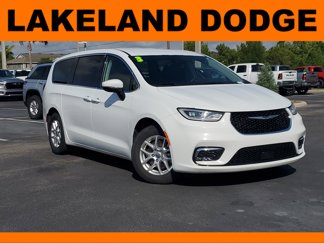 Used 2023 Chrysler Pacifica Touring-L image 1