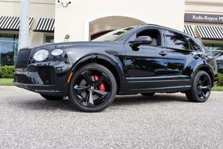Used 2024 Bentley Bentayga image 1