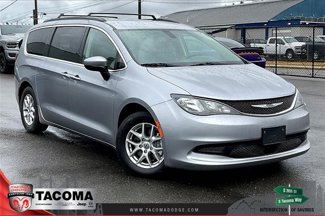Used 2021 Chrysler Voyager Lxi image 1