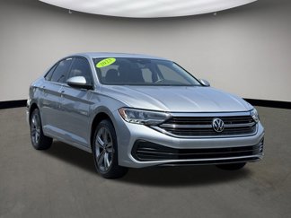 Used 2023 Volkswagen Jetta SE image 1
