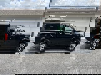 Used 2018 Nissan Frontier SV image 1