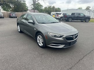 Used 2018 Buick Regal Preferred image 1