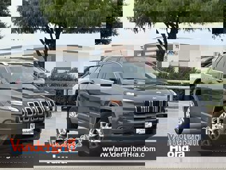 Used 2015 Jeep Cherokee Latitude image 1